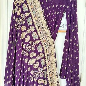 INDIAN WEDDING GOWN/SAREE - FULL LENGTH SILK - INTRICATE EMBROIDERY